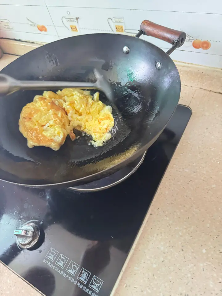 辣椒炒蛋 第 2 步