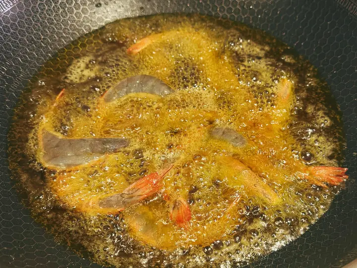 避风塘炒虾 第 6 步