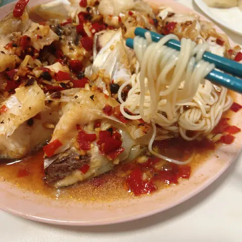 秘酱蒸鱼头