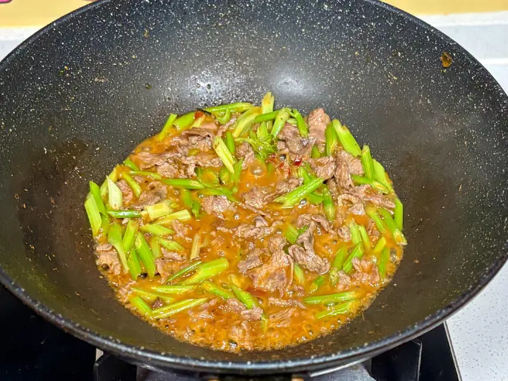 小炒黄牛肉拌面 第 5 步