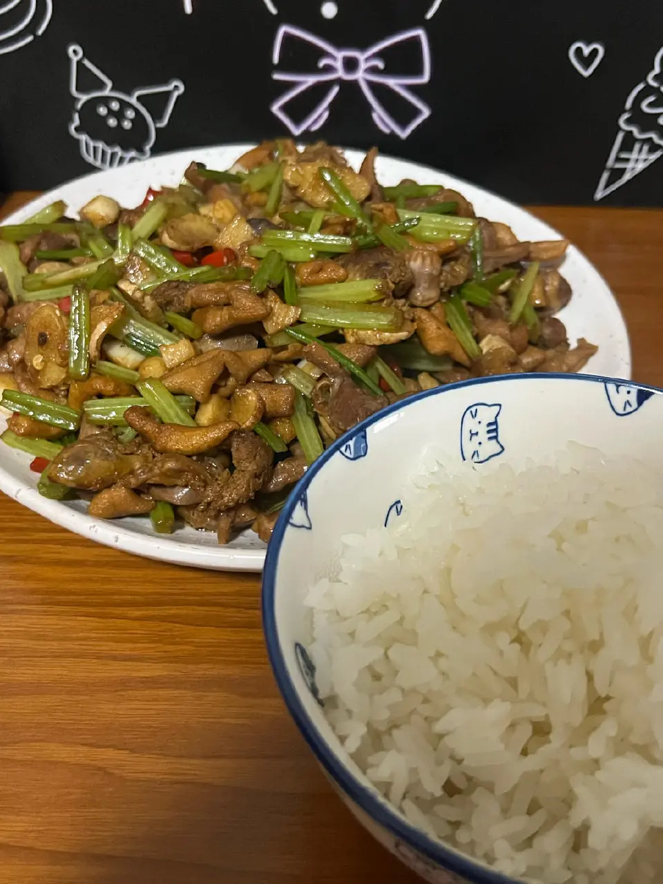 辣炒鸡杂成品图