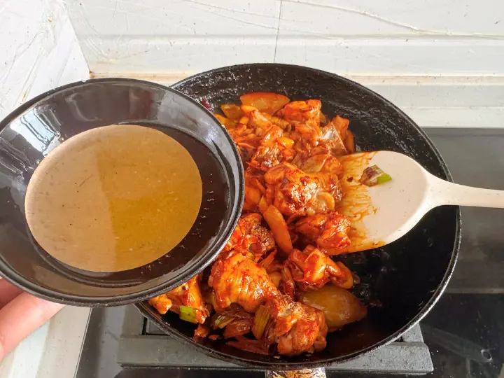 豆瓣酱焖鸡块 第 9 步