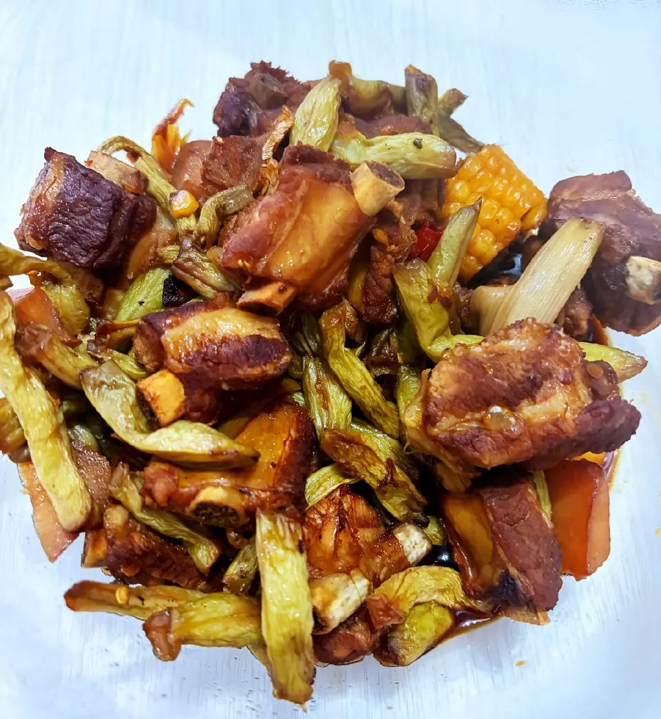 电饭煲扁豆焖排骨成品图