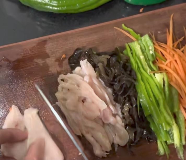 简易鱼香肉丝 第 1 步
