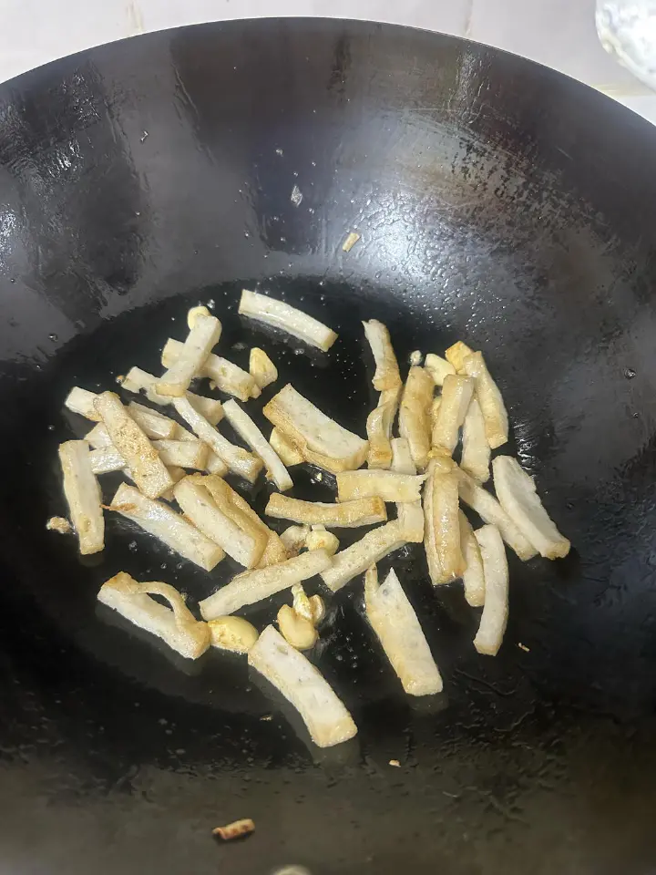 潮州鱼条炒河粉 第 4 步