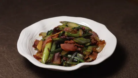 红菜苔炒腊肉