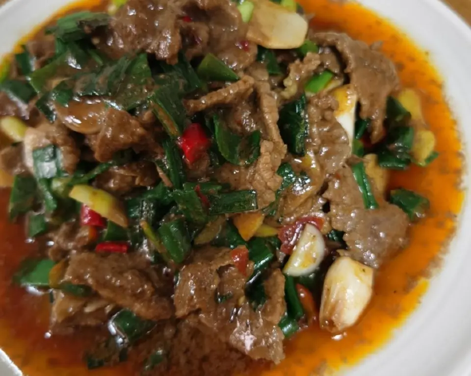 小炒黄牛肉成品图