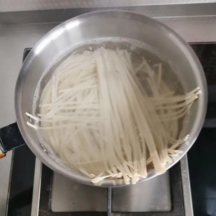西红柿鸡蛋面 第 12 步