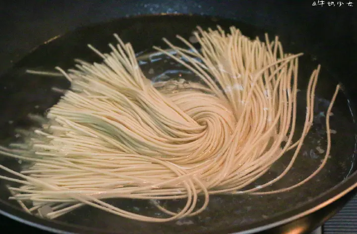 花生酱酸辣拌面 第 2 步