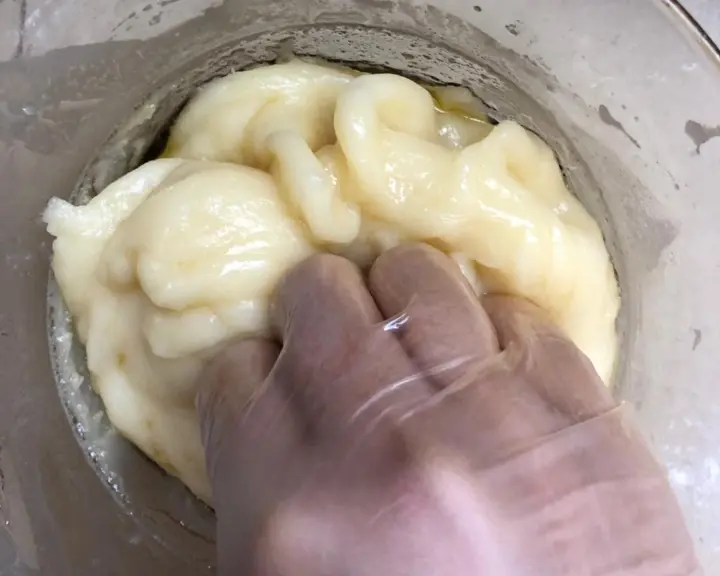 万圣节大脑蛋糕 第 1 步