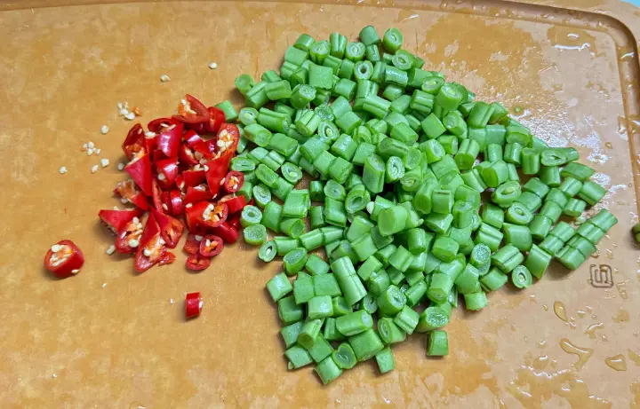 肉末豆角 第 1 步