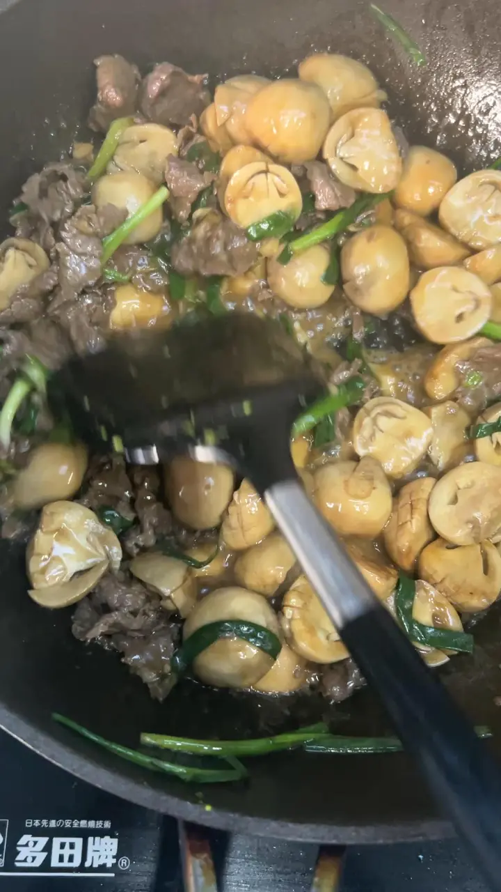 草菇炒牛肉 第 8 步