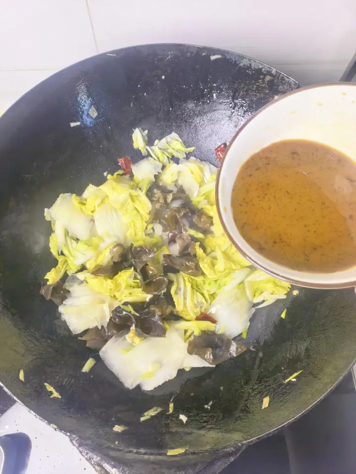 白菜炒木耳 第 11 步