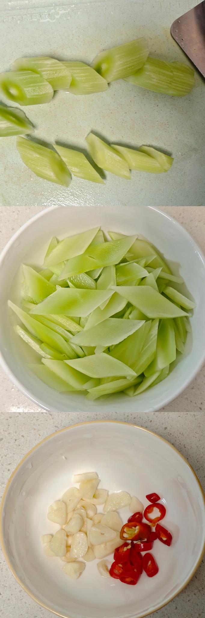 清炒莴笋片 第 1 步
