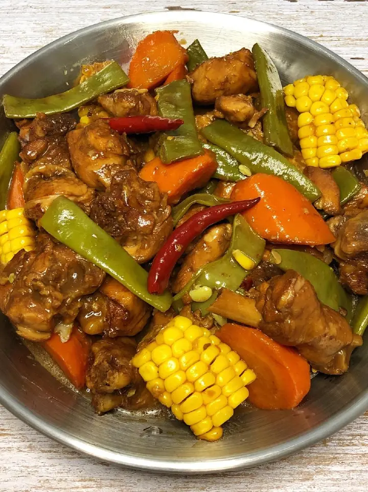 鸡腿蔬菜一锅炖 第 3 步
