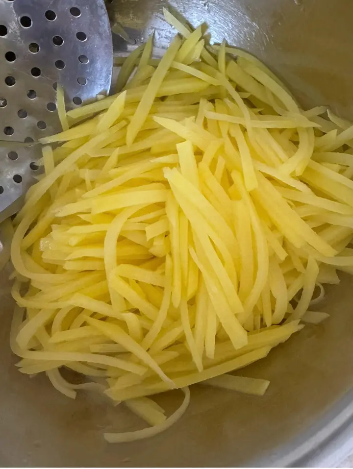 家常炒土豆丝 第 3 步