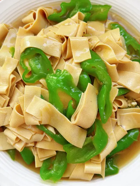 尖椒炒豆皮