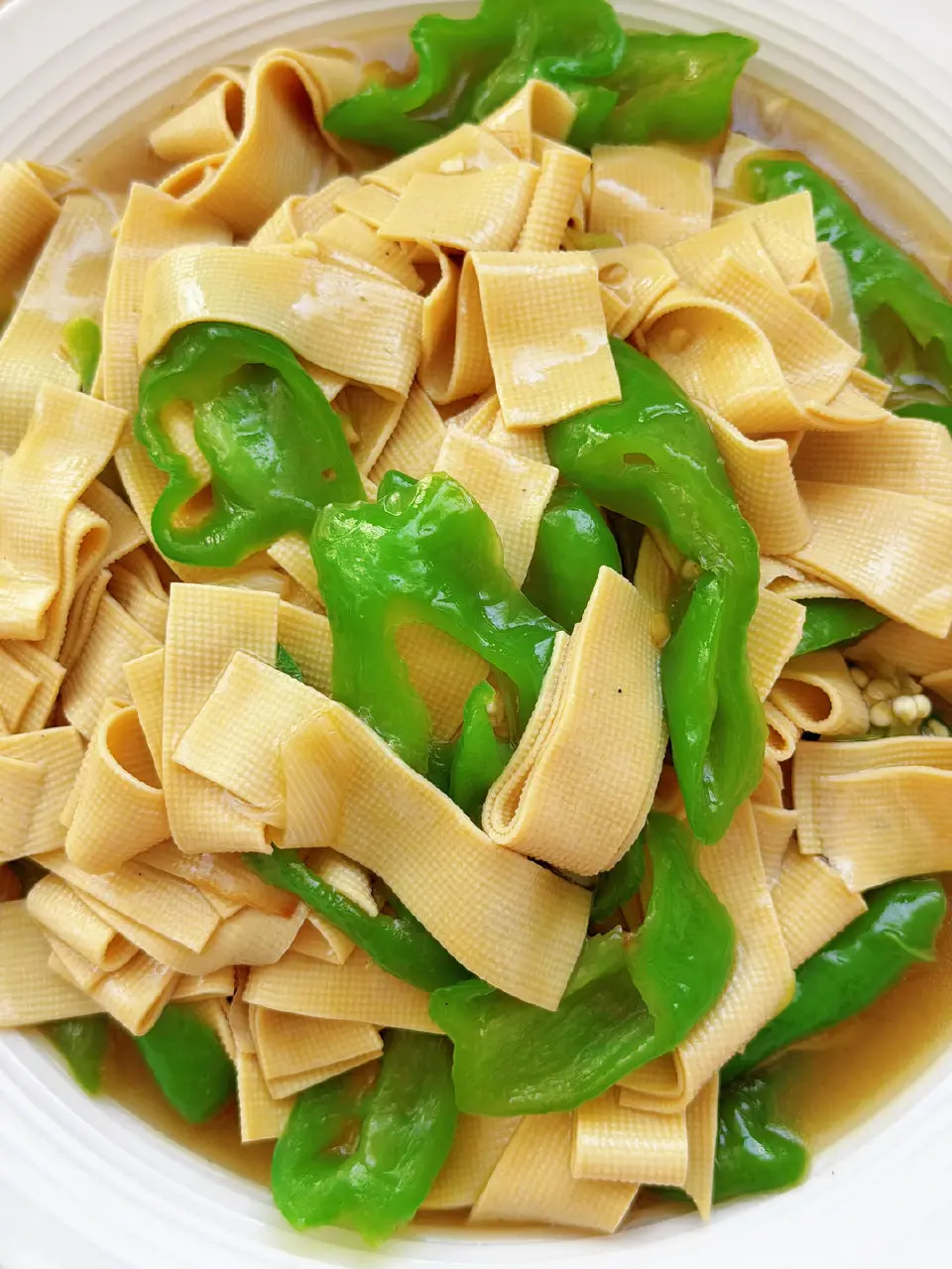 尖椒炒豆皮成品图