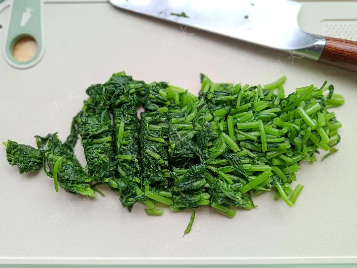 茼蒿拌鸡蛋 第 5 步