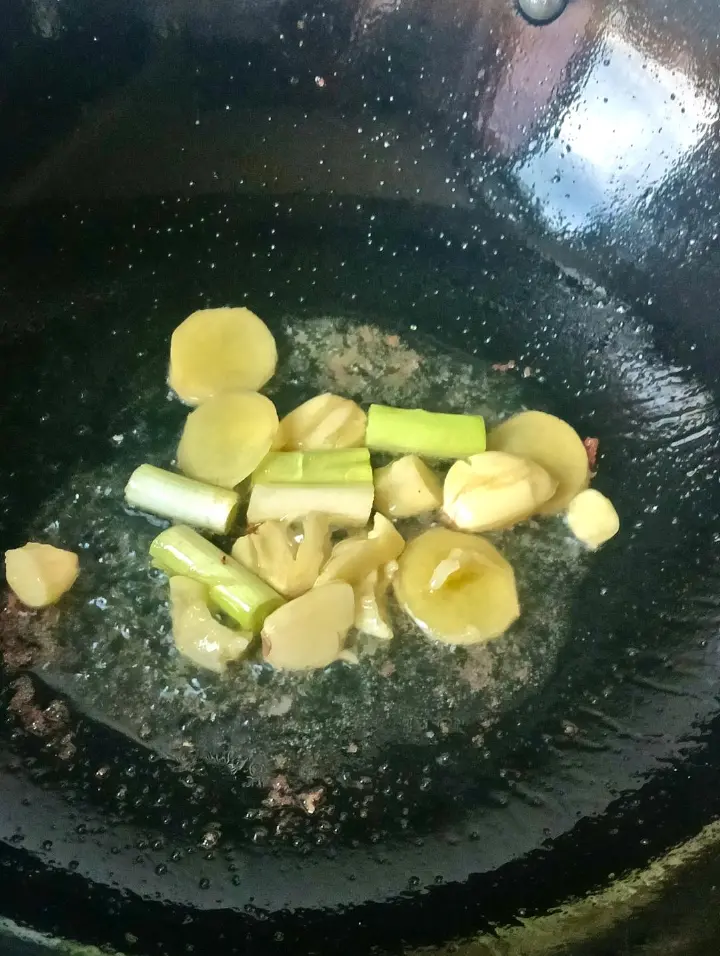 鸡翅虾煲 第 5 步
