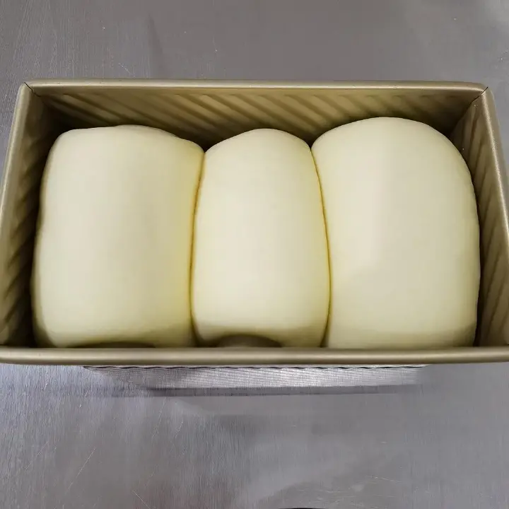 一次发酵牛奶吐司 第 17 步