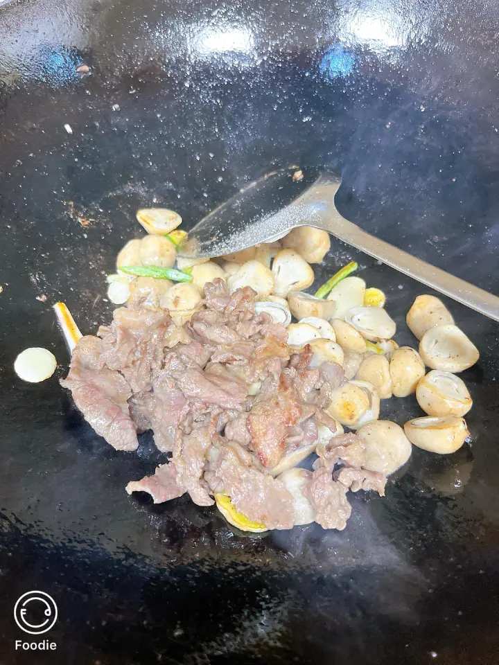 鲜菇炒牛肉 第 8 步