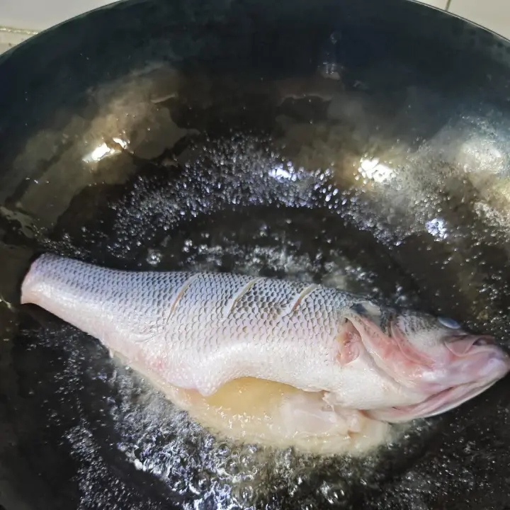 红烧鲈鱼 第 3 步