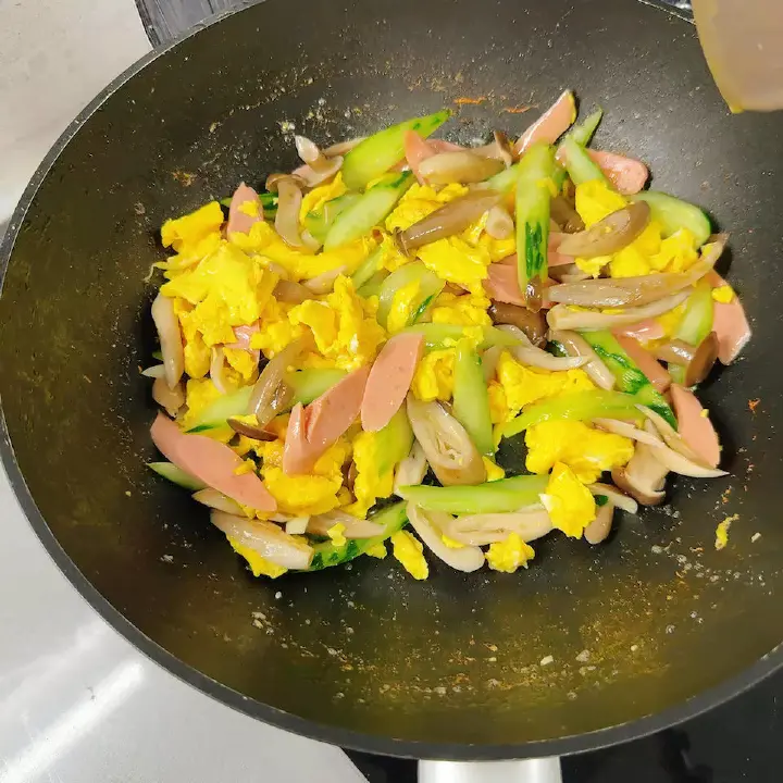 菌菇火腿炒鸡蛋 第 26 步