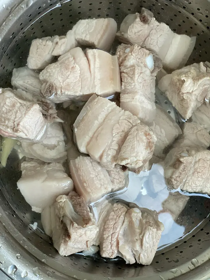 青萝卜腐竹红烧肉 第 4 步