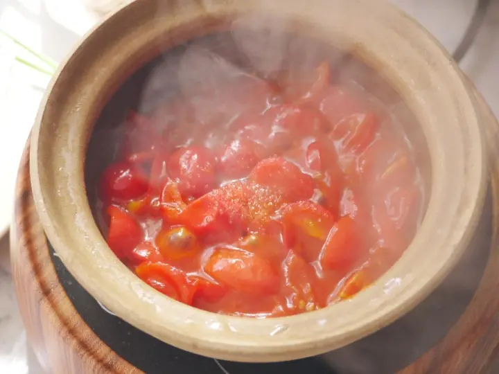 番茄鲜虾粉丝煲 第 6 步