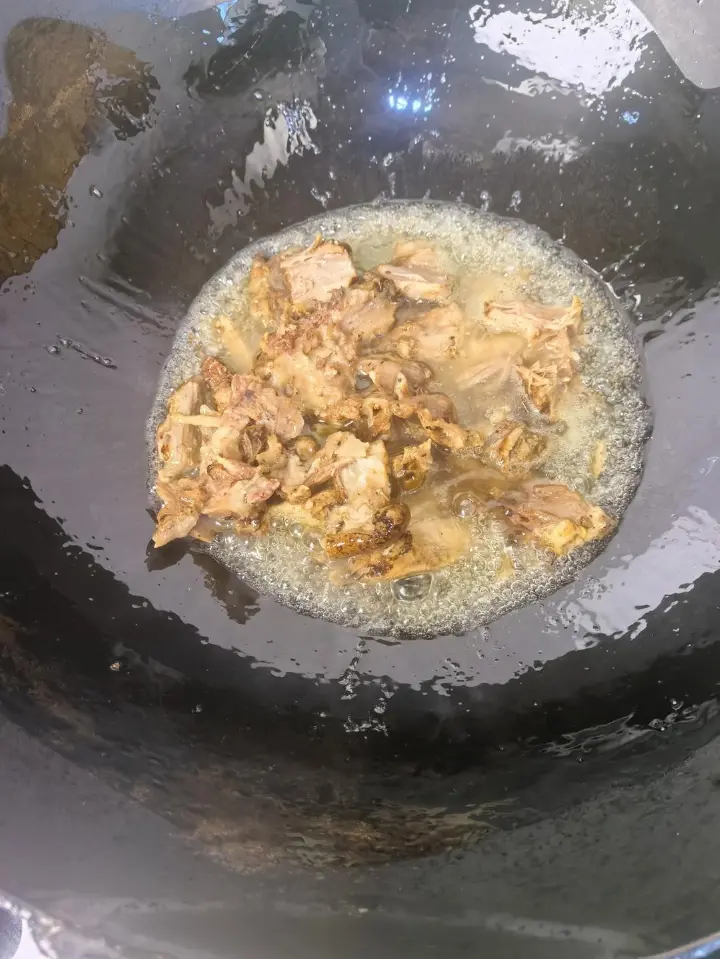辣椒炒拆骨肉 第 4 步