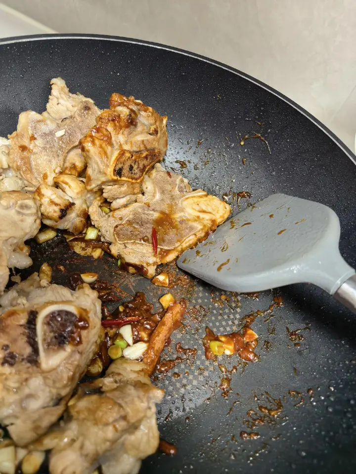 土豆炖排骨 第 6 步