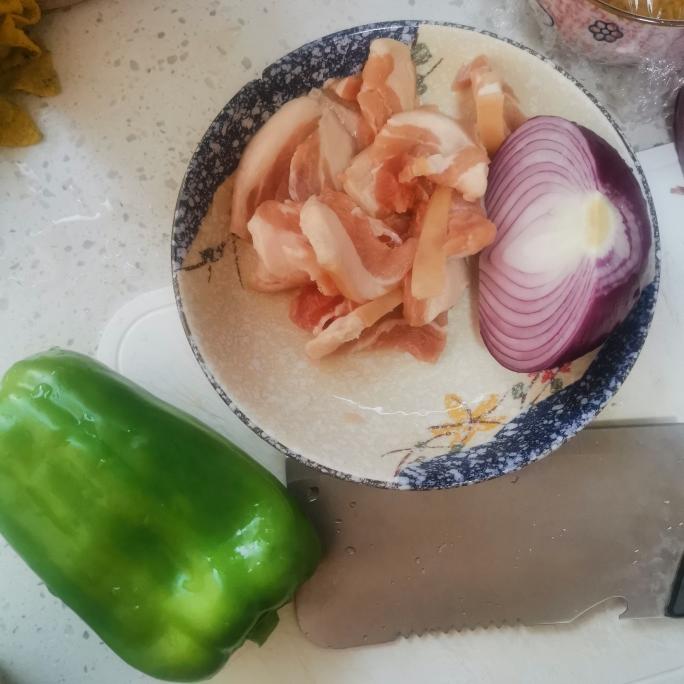 家常小炒肉 第 1 步
