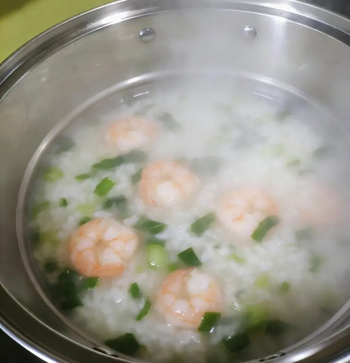 虾仁蔬菜粥 第 3 步