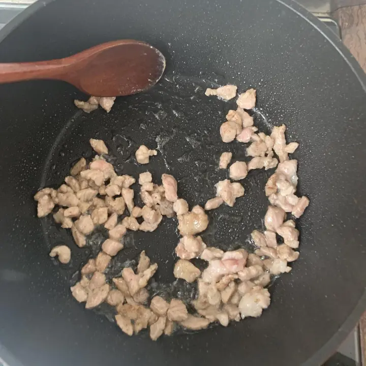 榛蘑五花肉焖饭 第 4 步