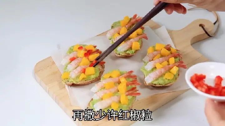 北极虾牛油果法棍 第 11 步
