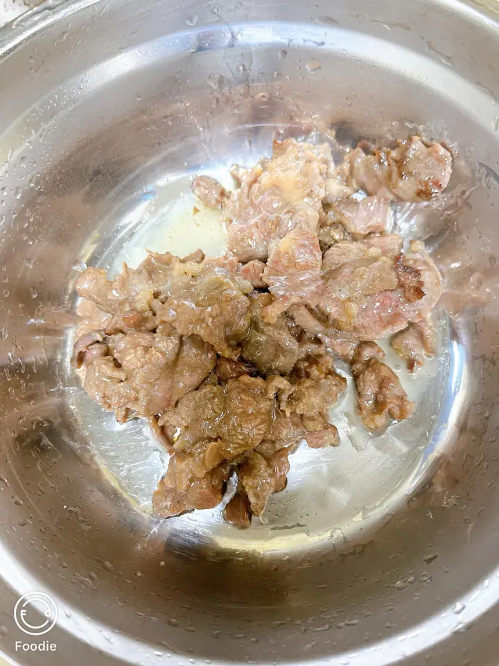 鲜菇炒牛肉 第 4 步