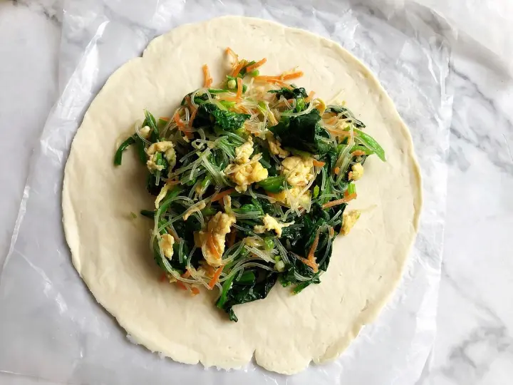 菠菜鸡蛋手抓饼馅饼 第 10 步
