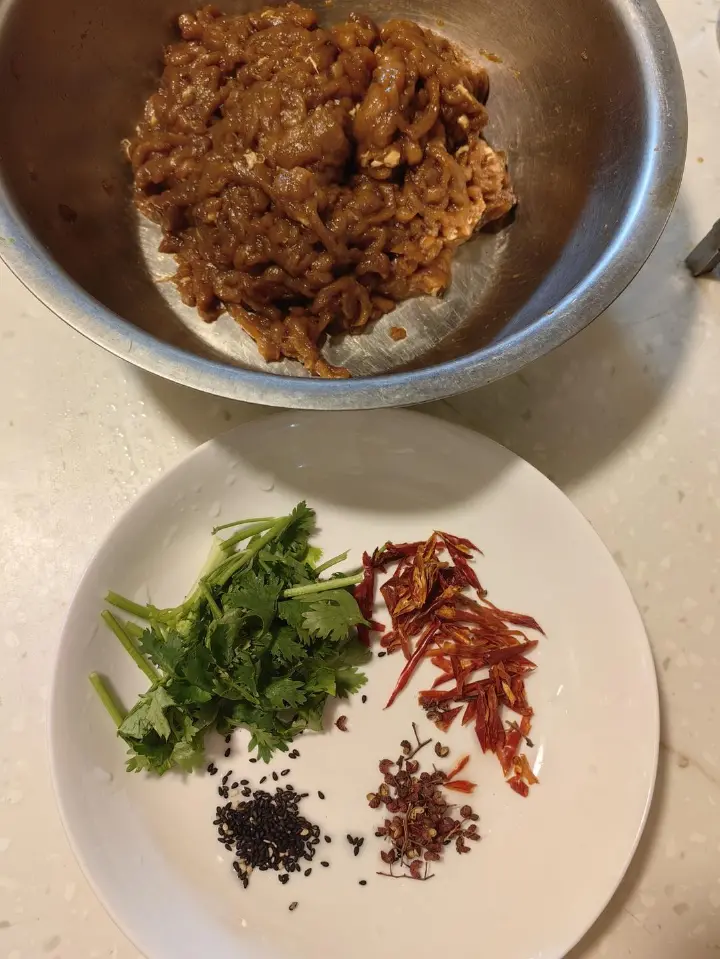 家常干煸肉丝 第 1 步
