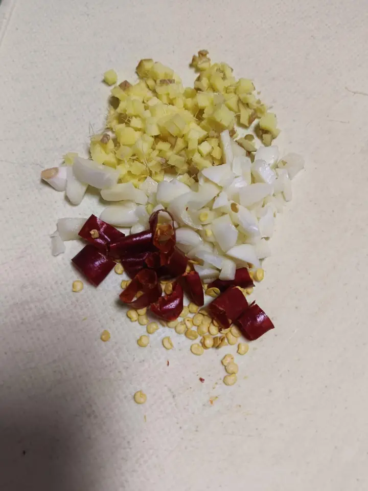 荆芥炒豆腐 第 4 步