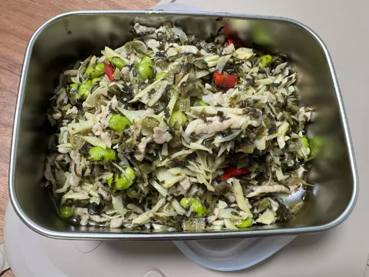 冬笋雪菜毛豆炒肉丝 第 2 步