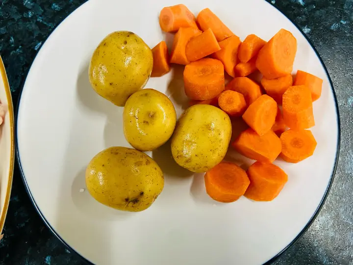 一锅煎鸡腿肉 第 2 步