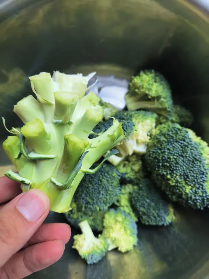 虾仁炒西兰花 第 3 步