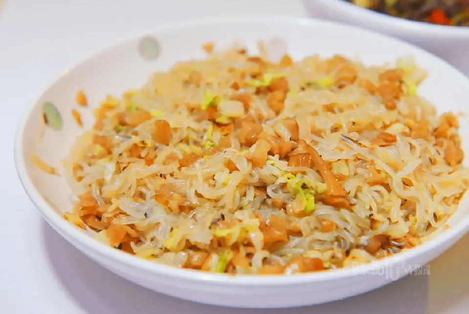 菜脯娃娃菜炒粉丝成品图