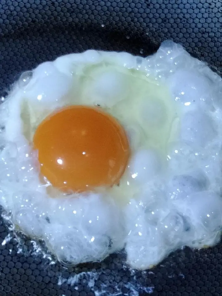 香菇青椒炒鸡蛋 第 3 步