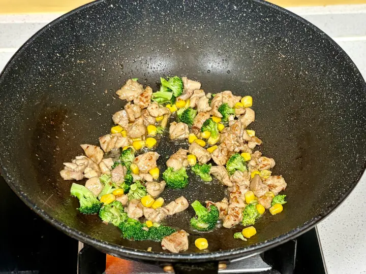 鸡腿肉杂粮饭 第 7 步