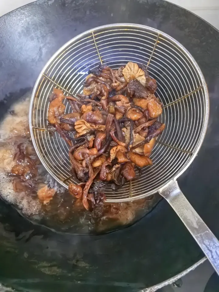 榛蘑炒土豆片 第 5 步