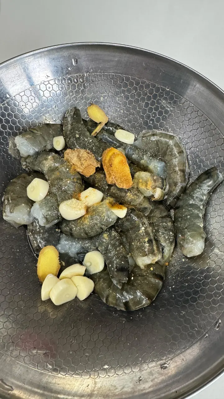 干锅土豆鸡翅虾 第 4 步