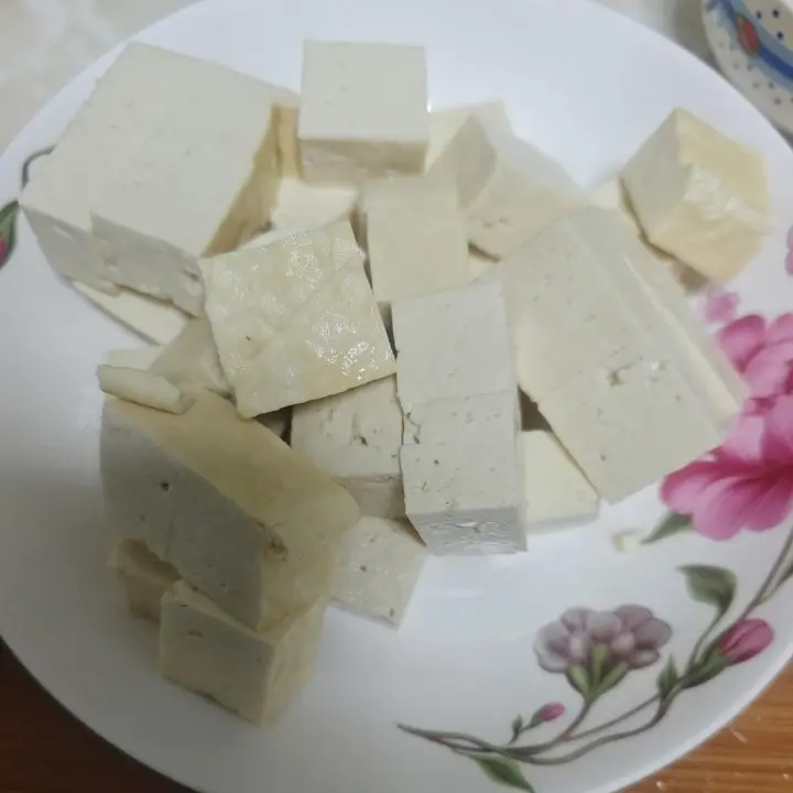 豆腐木耳炒肉 第 2 步