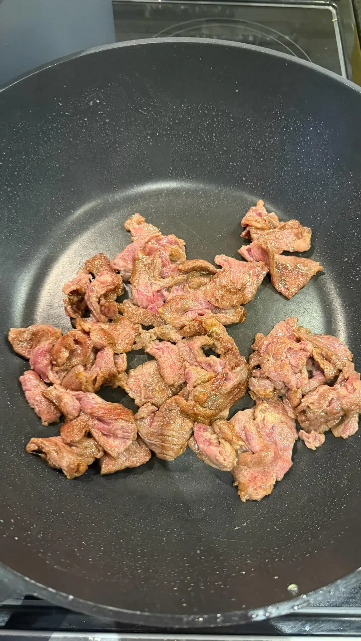 西红柿牛肉炒鸡蛋 第 6 步